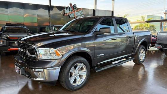 RAM CLASSIC 5.7 V8 GASOLINA LARAMIE CD 4X4 AUTOMÁTICO